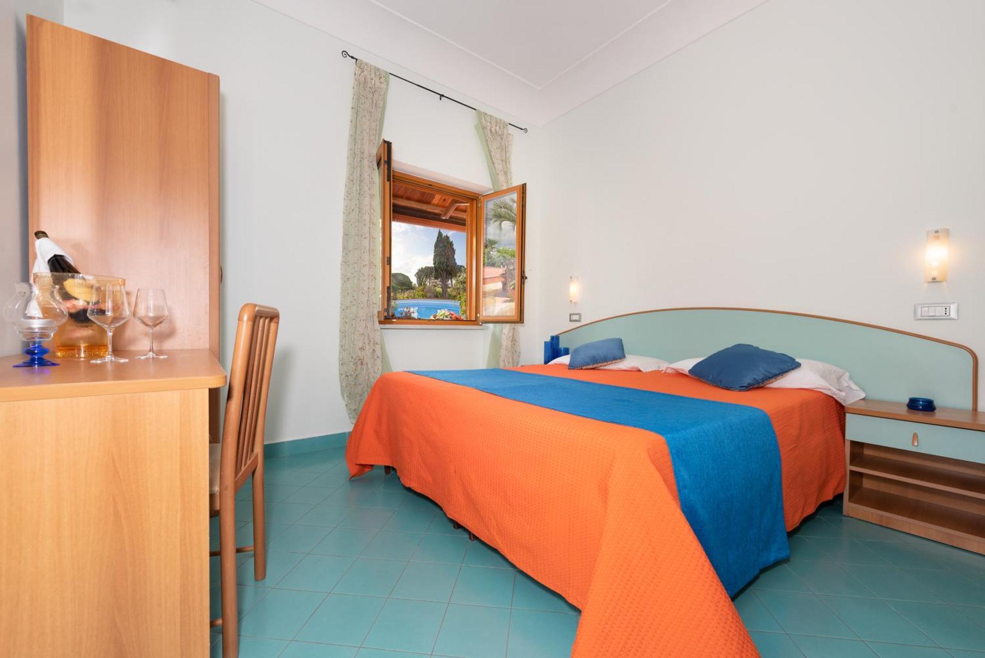 Hotel Villa Sirena Sant'Angelo  Bagian luar foto