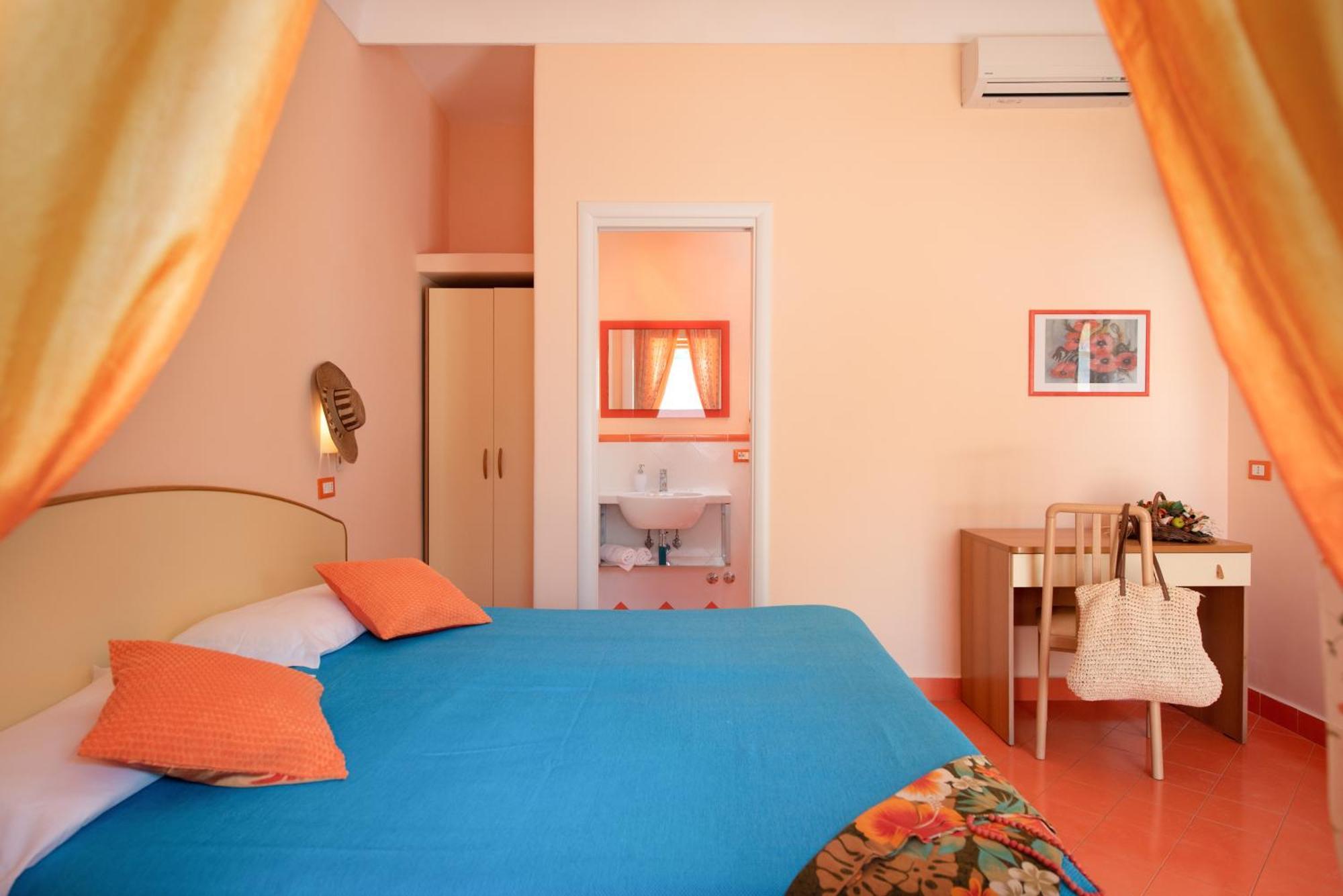 Hotel Villa Sirena Sant'Angelo  Bagian luar foto