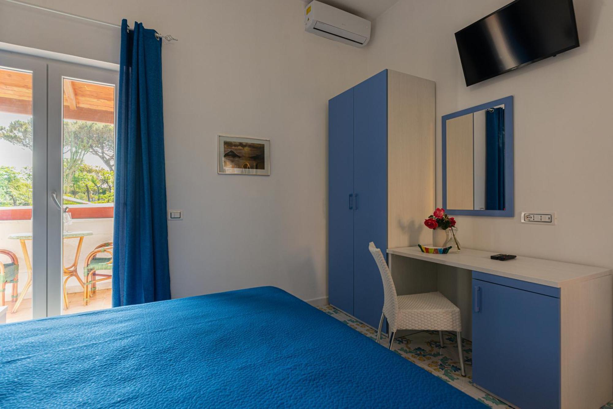 Hotel Villa Sirena Sant'Angelo  Bagian luar foto