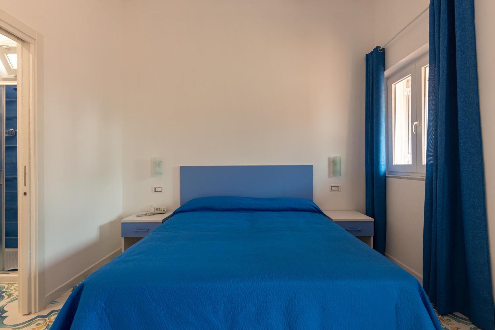 Hotel Villa Sirena Sant'Angelo  Bagian luar foto