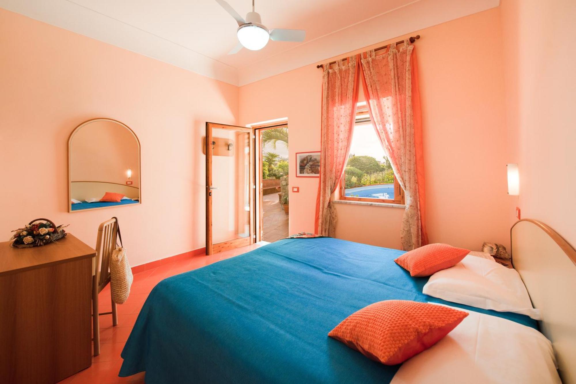 Hotel Villa Sirena Sant'Angelo  Bagian luar foto