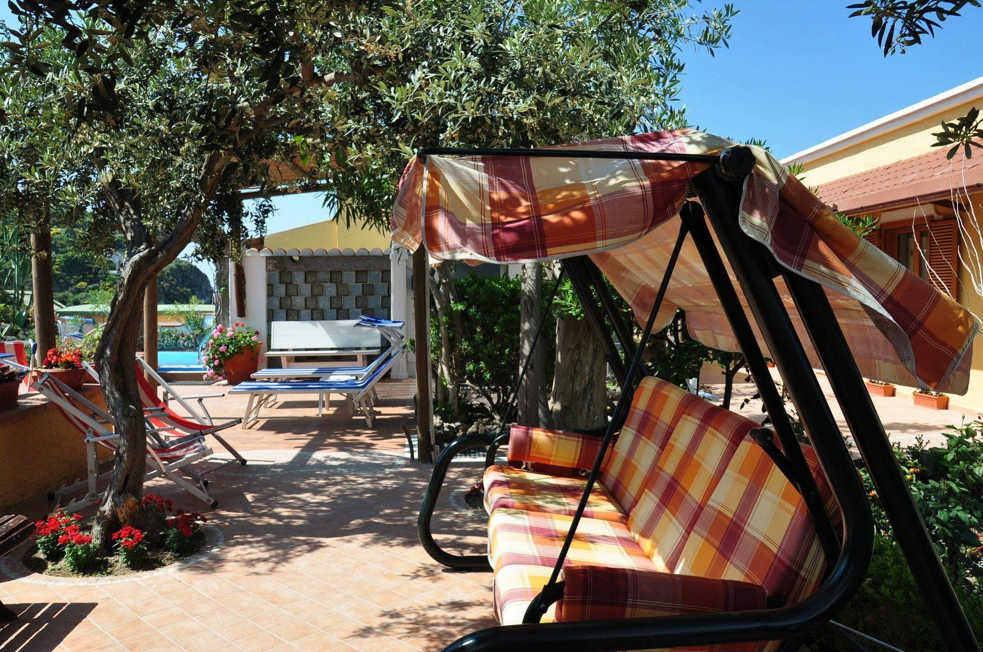 Hotel Villa Sirena Sant'Angelo  Bagian luar foto